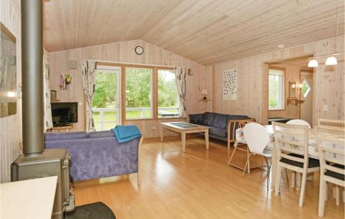 Hojby House | Holiday Home Ruggårdsvej Højby Denm