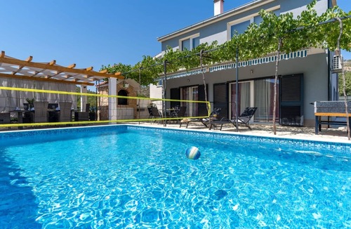 Primorski Dolac Villa | Holiday home Silvija by Villas Guide