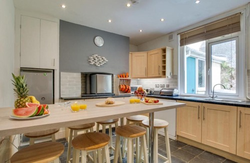 Looe House | Holiday Home Sandy by Interhome