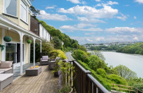 Looe House | Holiday Home Sandy by Interhome