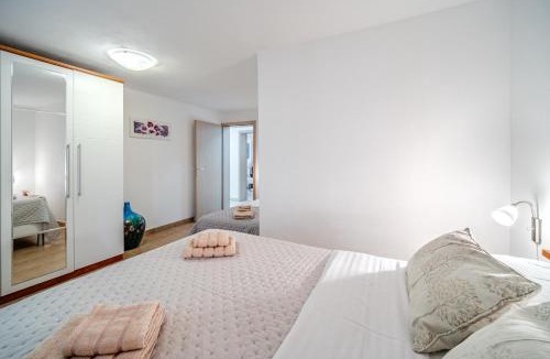 Cove Osibova (Milna) House | Holiday Home Sarbunara
