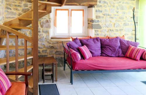 Loubressac House | Holiday Home Sarrouil by Interhome