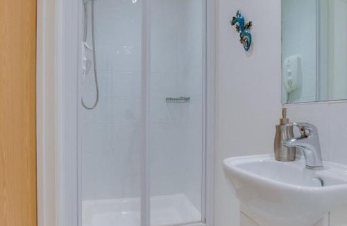 Winnard's Perch House | Holiday Home Serenade by Interhome