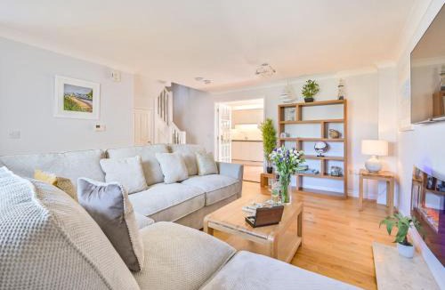 Charlestown House | Holiday Home Sea Compass by Interhome