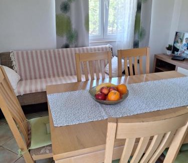 Komin House | Holiday Home Sea & River Pearl