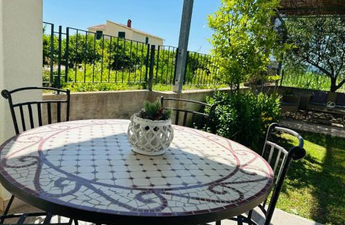 Komin House | Holiday Home Sea & River Pearl