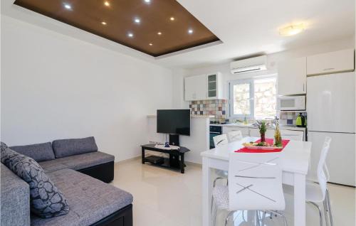 Krucica House | Holiday Home Sladenovici Iv