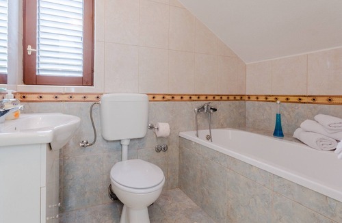 Cove Makarac (Milna) House | Holiday home Slavica, (15519), Milna, Croatia
