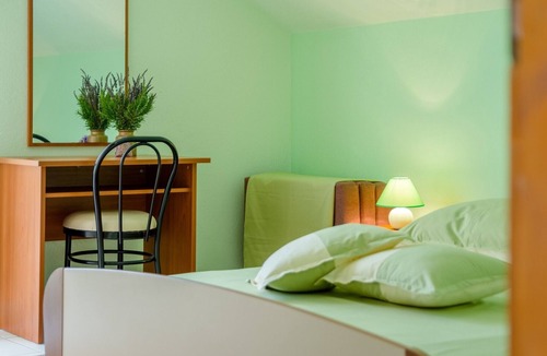 Cove Makarac (Milna) House | Holiday home Slavica, (15519), Milna, Croatia