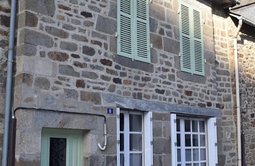 Lanvallay House | Holiday home sleeping 5 in Dinan port
