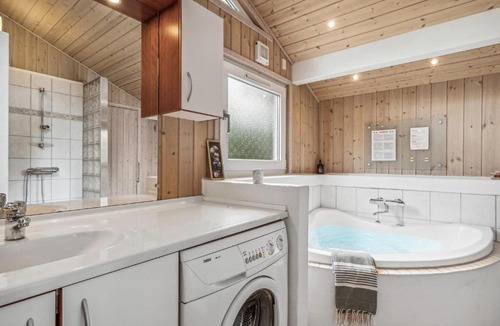 Nordost House | Holiday home Solsbækvej