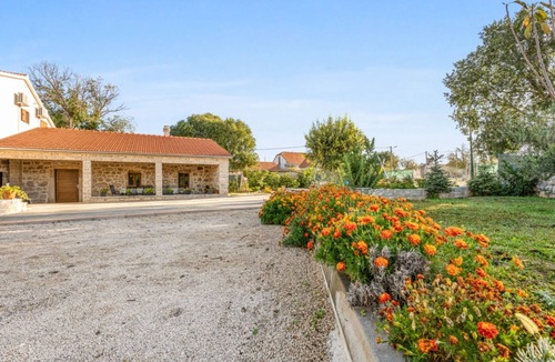 Unesic House | Holiday Home Stari Dvori