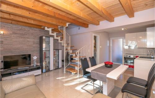 Dol House | Holiday Home Stari Grad 05