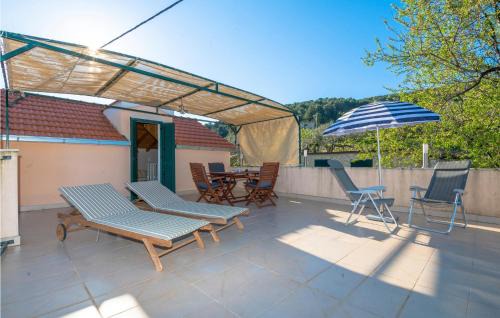 Dol House | Holiday Home Stari Grad 05