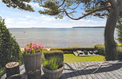 Bjert House | Holiday Home Sten - 30m from the sea by Interhome