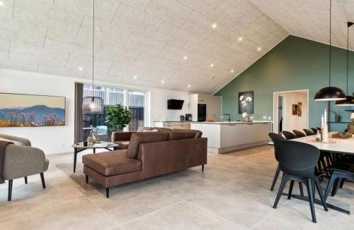 Vibæk Strand House | Holiday Home Straale - 50m from the sea by Interhome