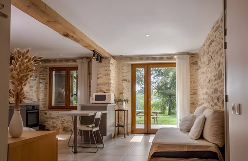 Les Cammazes Apartment | Holiday Home “Studio de la Fontaine” with Mountain View, Wi-Fi, and Air Conditioning