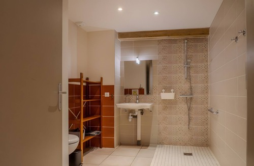 Les Cammazes Apartment | Holiday Home “Studio de la Fontaine” with Mountain View, Wi-Fi, and Air Conditioning