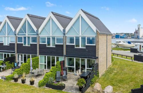 Assens House | Holiday Home Suna - 95m from the sea by Interhome