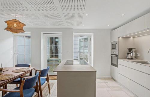 Assens House | Holiday Home Swarthofthi - 90m from the sea by Interhome