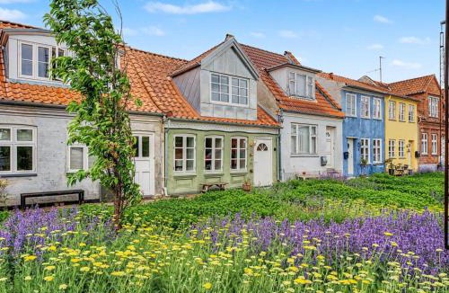 Assens House | Holiday Home Swarthofthi - 90m from the sea by Interhome