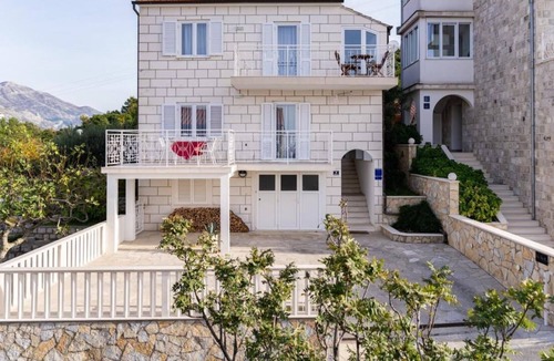 Zvekovica Villa | Holiday Home Swiss **** with Pool