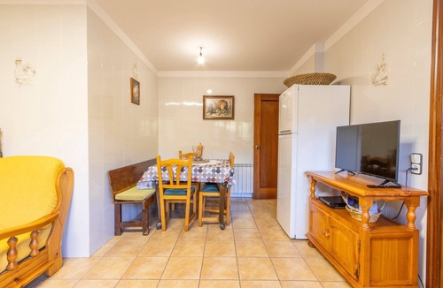 Les Igesies House | Holiday Home 'Teule 1' with Mountain View, Shared Pool and Wi-Fi
