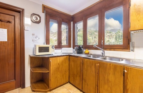 Les Igesies House | Holiday Home 'Teule 1' with Mountain View, Shared Pool and Wi-Fi