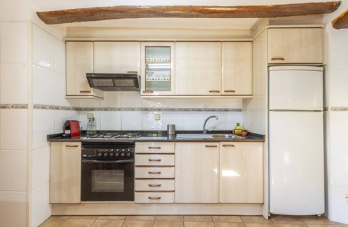 Les Igesies House | Holiday Home 'Teule 2' with Mountain View, Shared Pool and Wi-Fi