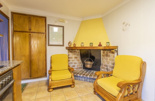Les Iglesies House | Holiday Home 'Teule 1' with Mountain View, Shared Pool and Wi-Fi
