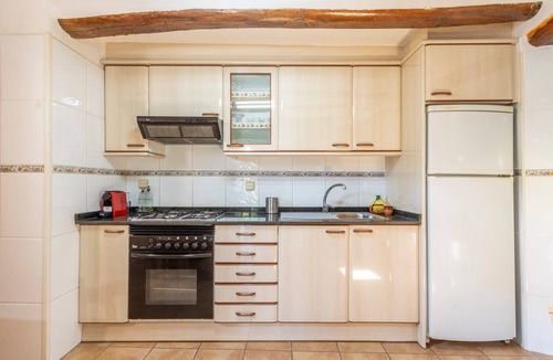 Les Igesies House | Holiday Home 'Teule 2' with Mountain View, Shared Pool and Wi-Fi