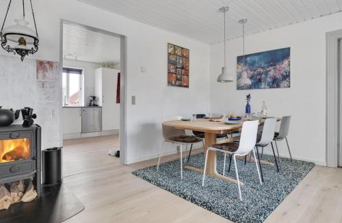 Vorupør House | Holiday Home Thilla - 100m from the sea by Interhome