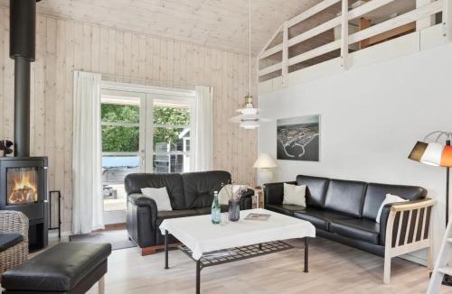 Nordost House | Holiday Home Tia - 1-4km from the sea by Interhome