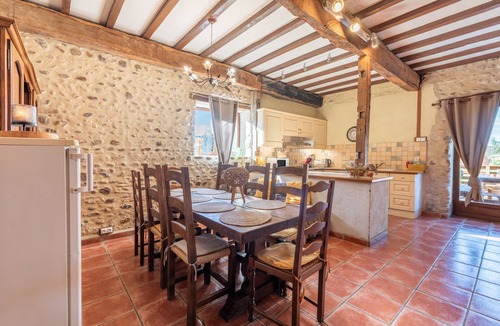 Peyraube House | Holiday Home 'Tomettes' with Mountain View, Wi-Fi and Air Conditioning
