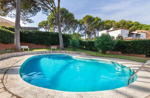 Pals House | Holiday Home Torre Mora-4 by Interhome