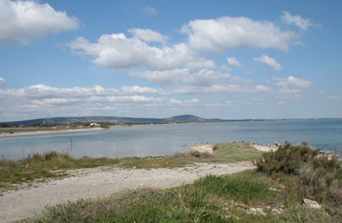 Fabregues House | Holiday Home 'Tout Confort' with Private Terrace, Wi-Fi and Air Conditioning