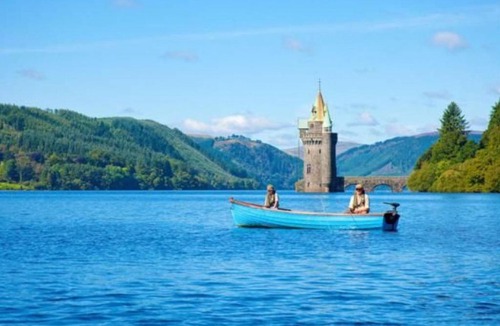 Kingswood House | Holiday Home Trell by Interhome