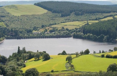 Kingswood House | Holiday Home Trell by Interhome