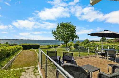 Bøjden House | Holiday Home Ubavka - 100m from the sea by Interhome