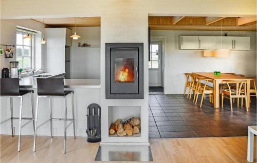 Sundhuse House | Holiday Home Ulfborg With A Fireplace 6