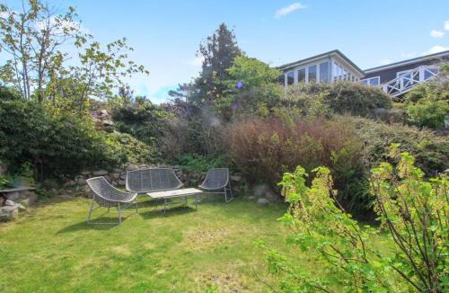 Sandvig House | Holiday Home Ullamaj - 30m from the sea by Interhome