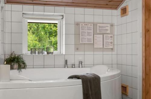 Hou House | Holiday Home Uma - from the sea by Interhome
