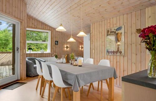 Hou House | Holiday Home Uma - from the sea by Interhome