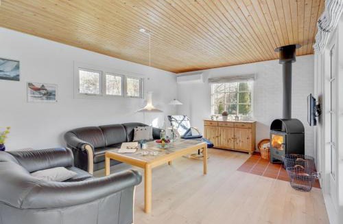 Gedesby House | Holiday Home Undis - 660m from the sea by Interhome