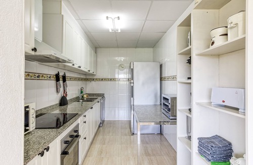 Usall House | Holiday Home 'Usall Rural' with Private Pool, Wi-Fi and Air Conditioning