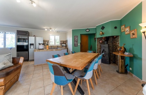 Mejannes-le-Clap House | Holiday Home 'Villa' with Private Pool, Wi-Fi and Air Conditioning