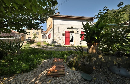 Barbazan House | Holiday Home "Vallée De Barousse" with Mountain View, Private Terrace and Garden