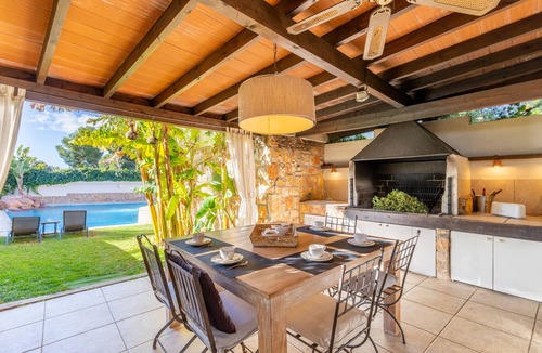 La Nucia Villa | Holiday Home "Villa Relax" with Pool, Garden & Wi-Fi