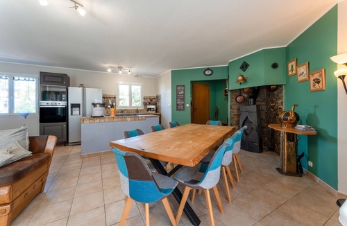 Mejannes-le-Clap House | Holiday Home 'Villa' with Private Pool, Wi-Fi and Air Conditioning