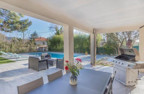 Les Lecques House | Holiday Home Villa by Interhome